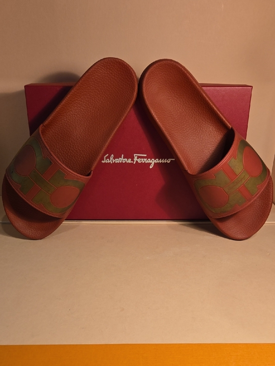Salvatore Ferragamo Other - SALVATORE FERRAGAMO Men's 11M Red & Gold GROOVE Slides FLIP-FLOPS #423
